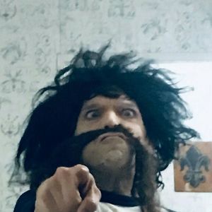 Meet your Posher, Max